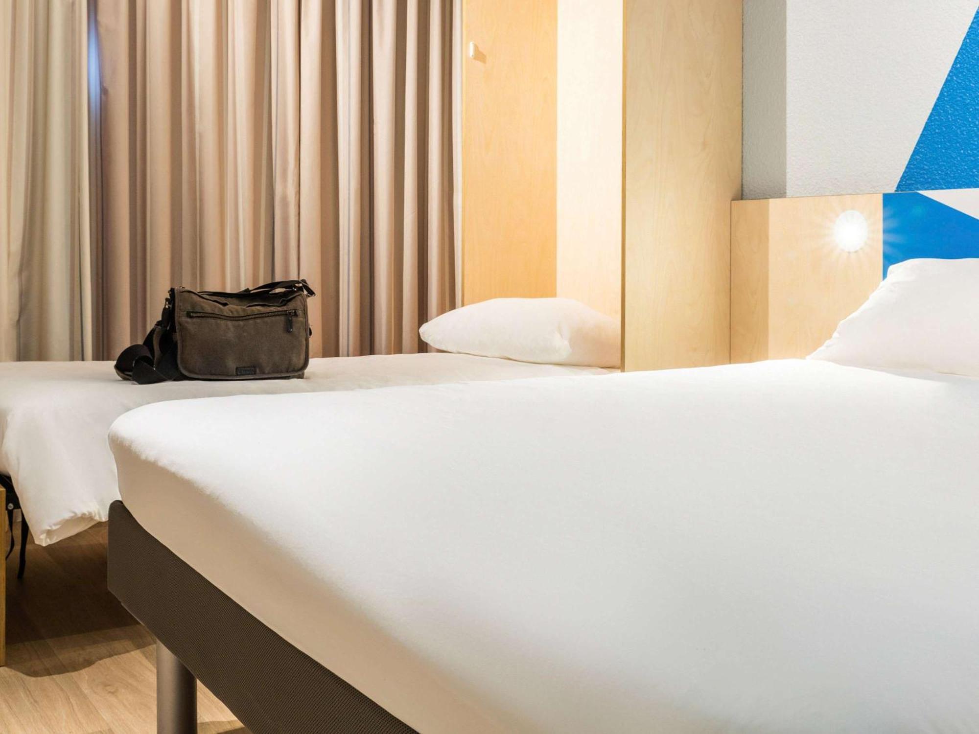 Ibis Budget Tours Sud Chambray-les-Tours Bagian luar foto