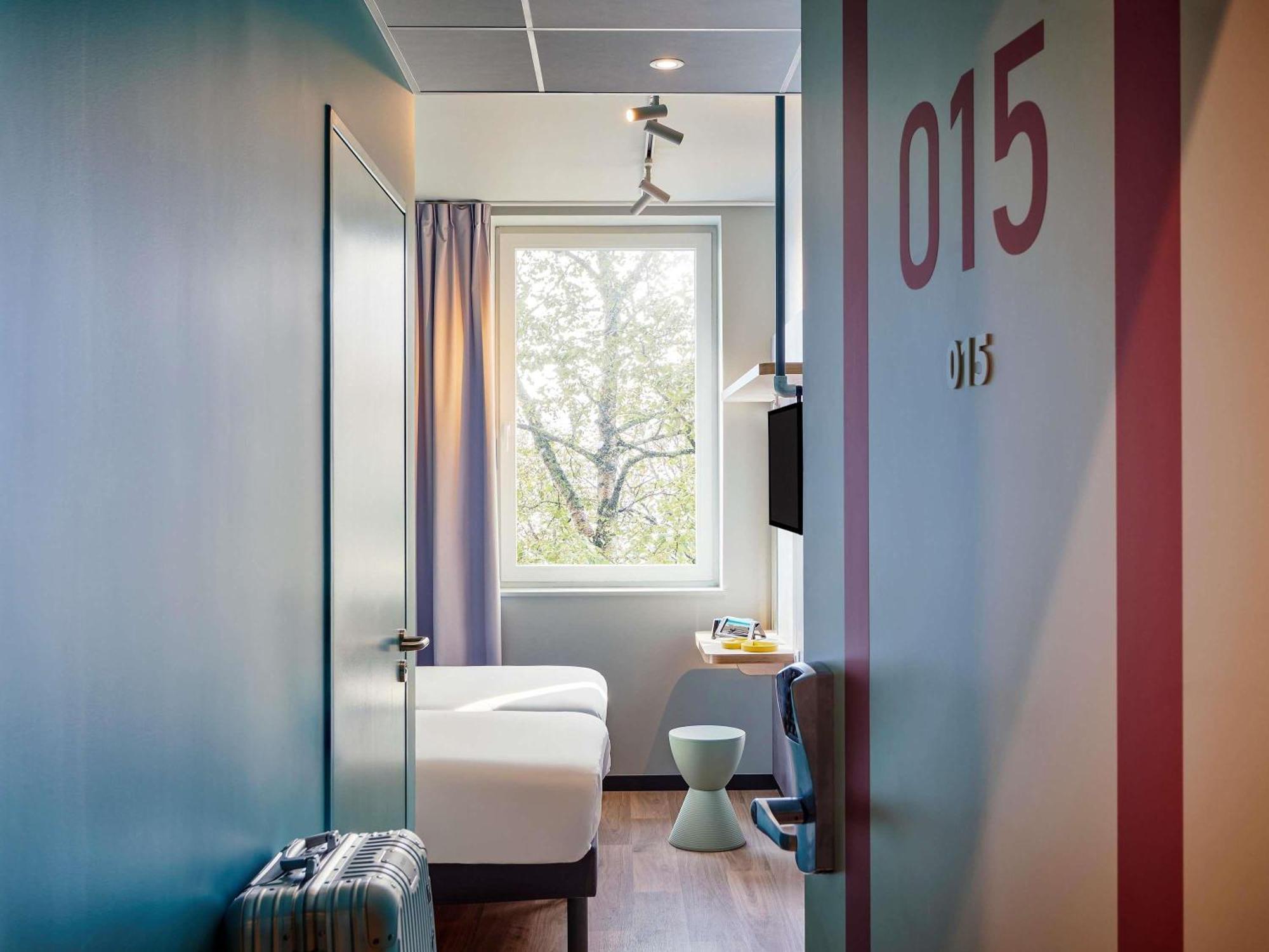 Ibis Budget Tours Sud Chambray-les-Tours Bagian luar foto