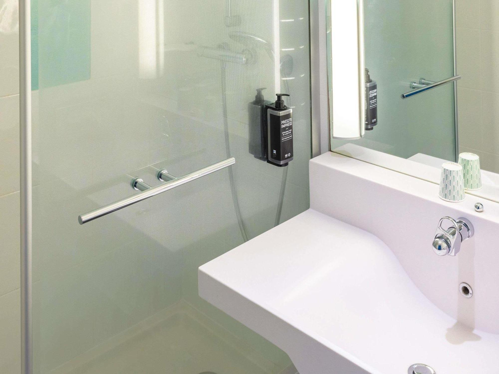Ibis Budget Tours Sud Chambray-les-Tours Bagian luar foto